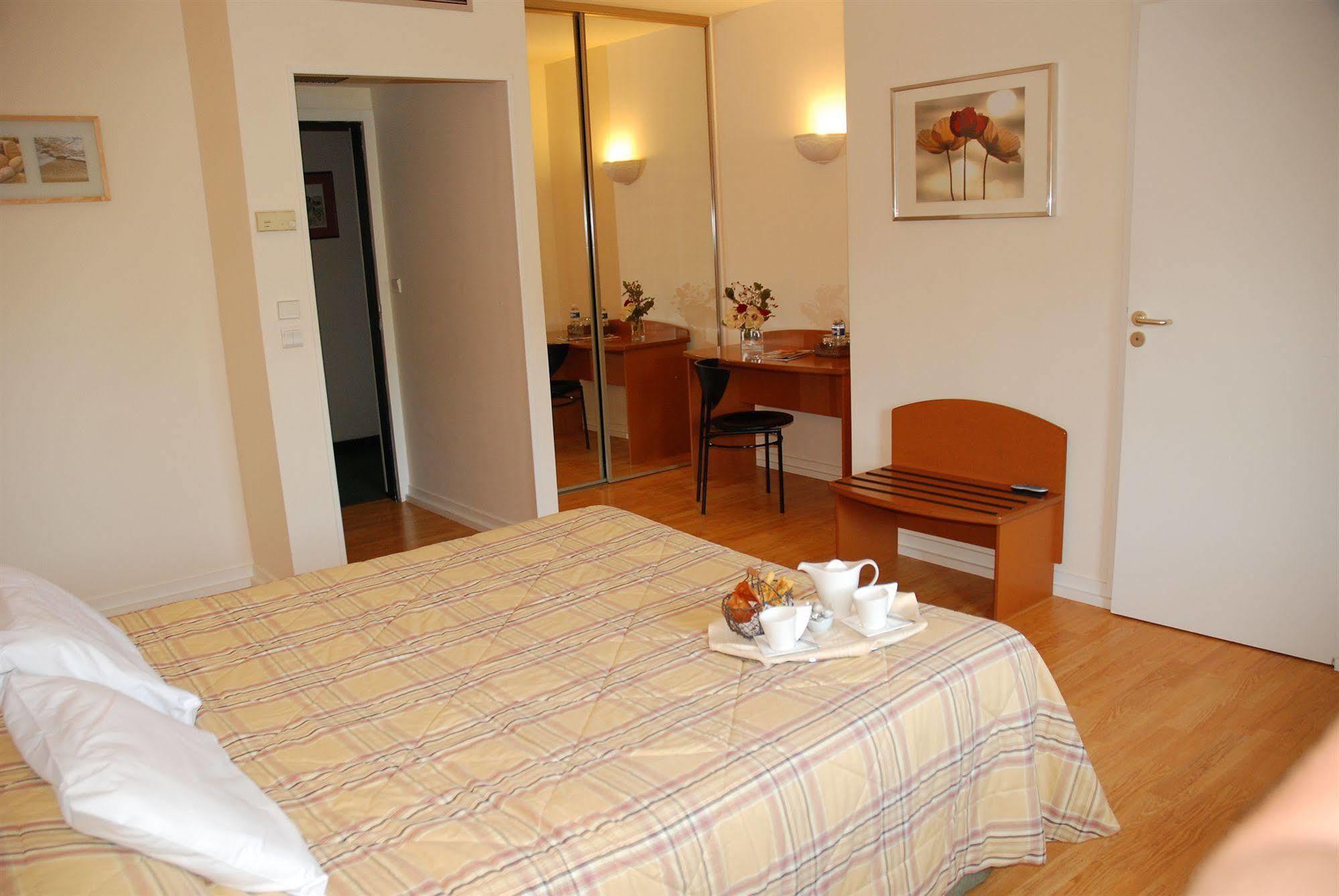 Demeures Et Chateaux L'Abbaye Caladoise - Anciennement Hostellerie Ferme Du Poulet วิลฟร็องช์-ซูร์-โซน ภายนอก รูปภาพ
