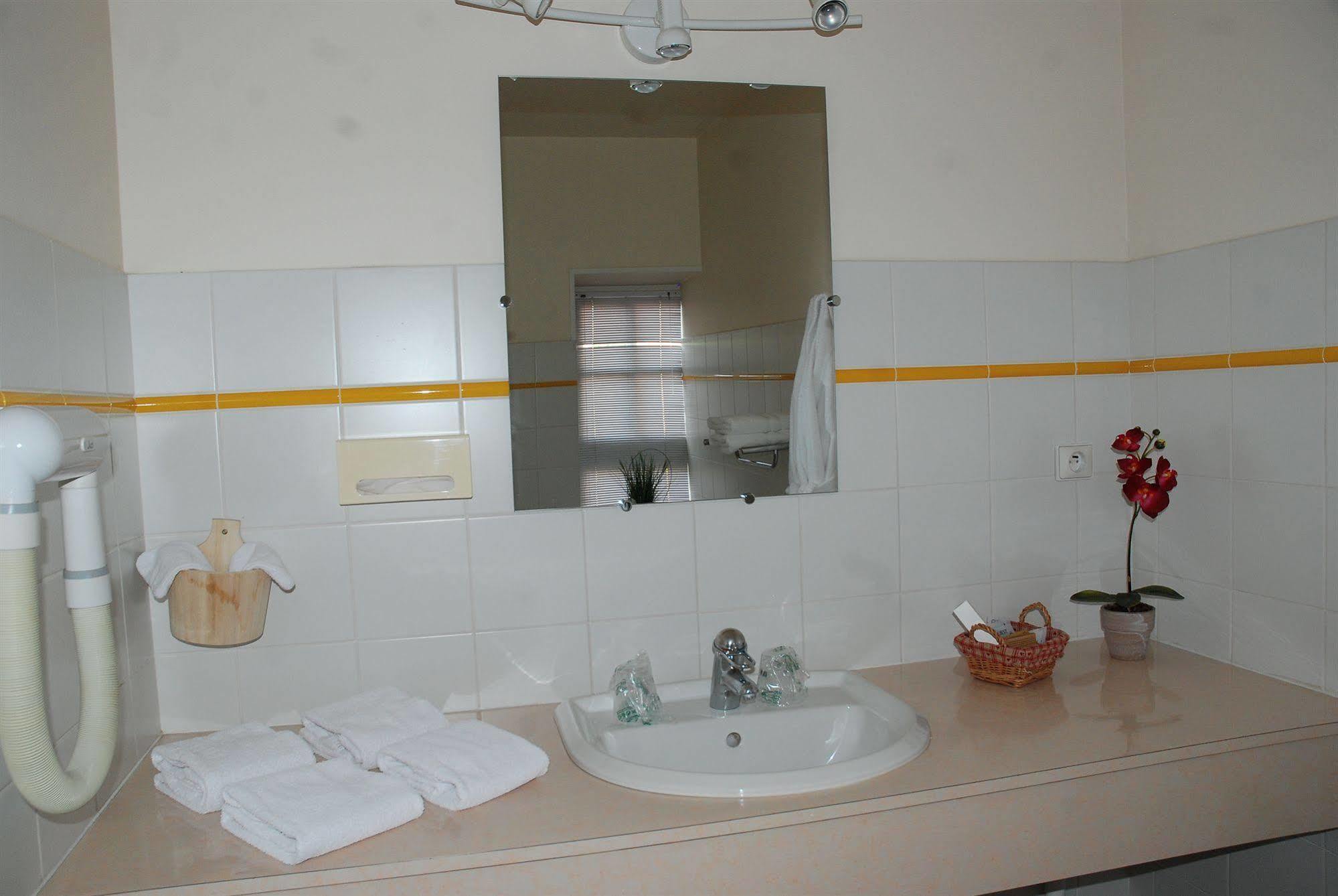 Demeures Et Chateaux L'Abbaye Caladoise - Anciennement Hostellerie Ferme Du Poulet วิลฟร็องช์-ซูร์-โซน ภายนอก รูปภาพ