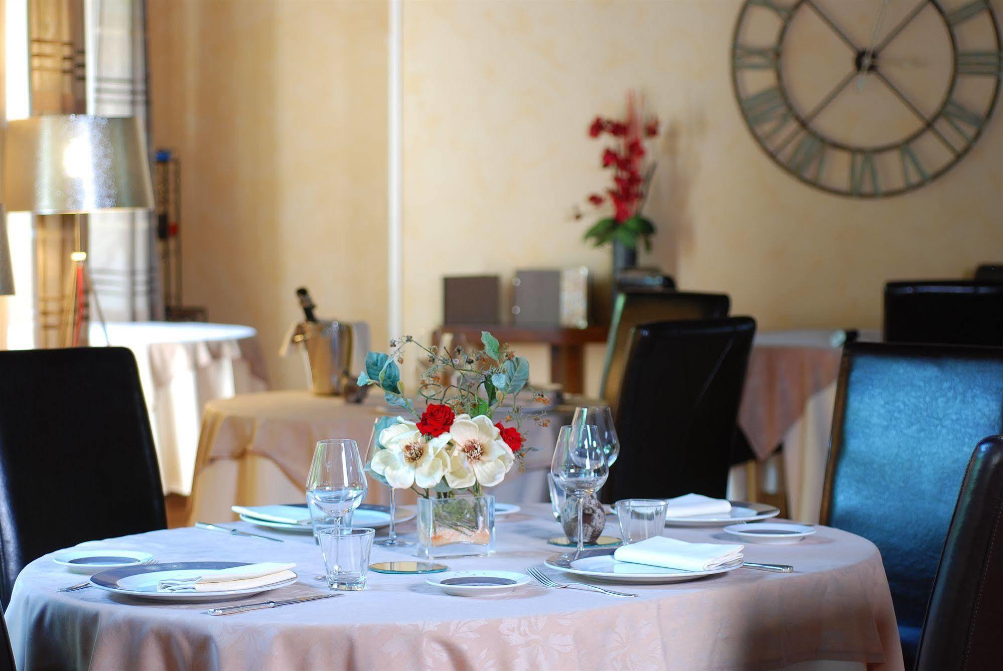 Demeures Et Chateaux L'Abbaye Caladoise - Anciennement Hostellerie Ferme Du Poulet วิลฟร็องช์-ซูร์-โซน ภายนอก รูปภาพ